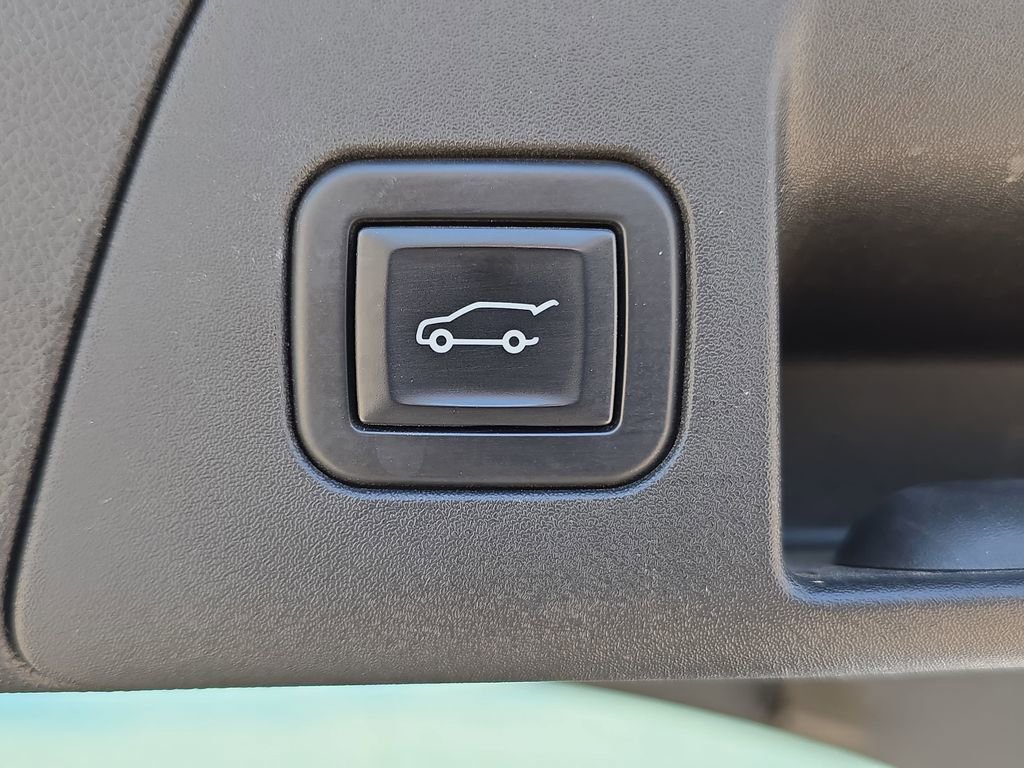 Used 2021 Buick Envision Essence w/ Sport Touring Package FWD image 13