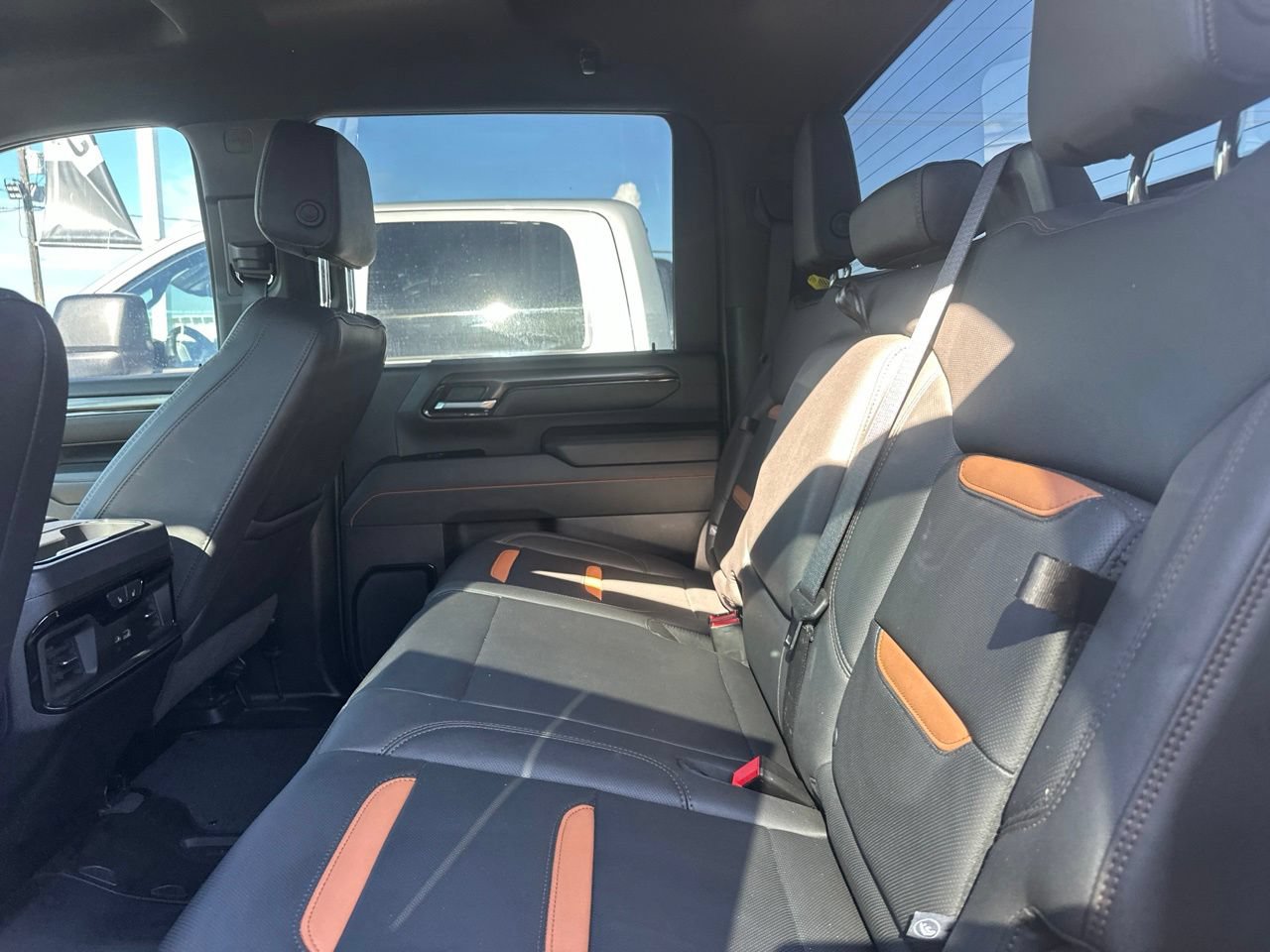 Used 2025 GMC Sierra 2500 AT4 AWD/4WD image 12