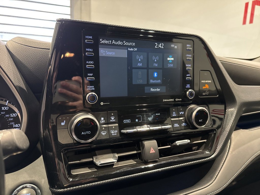 Used 2022 Toyota Highlander XSE image 19