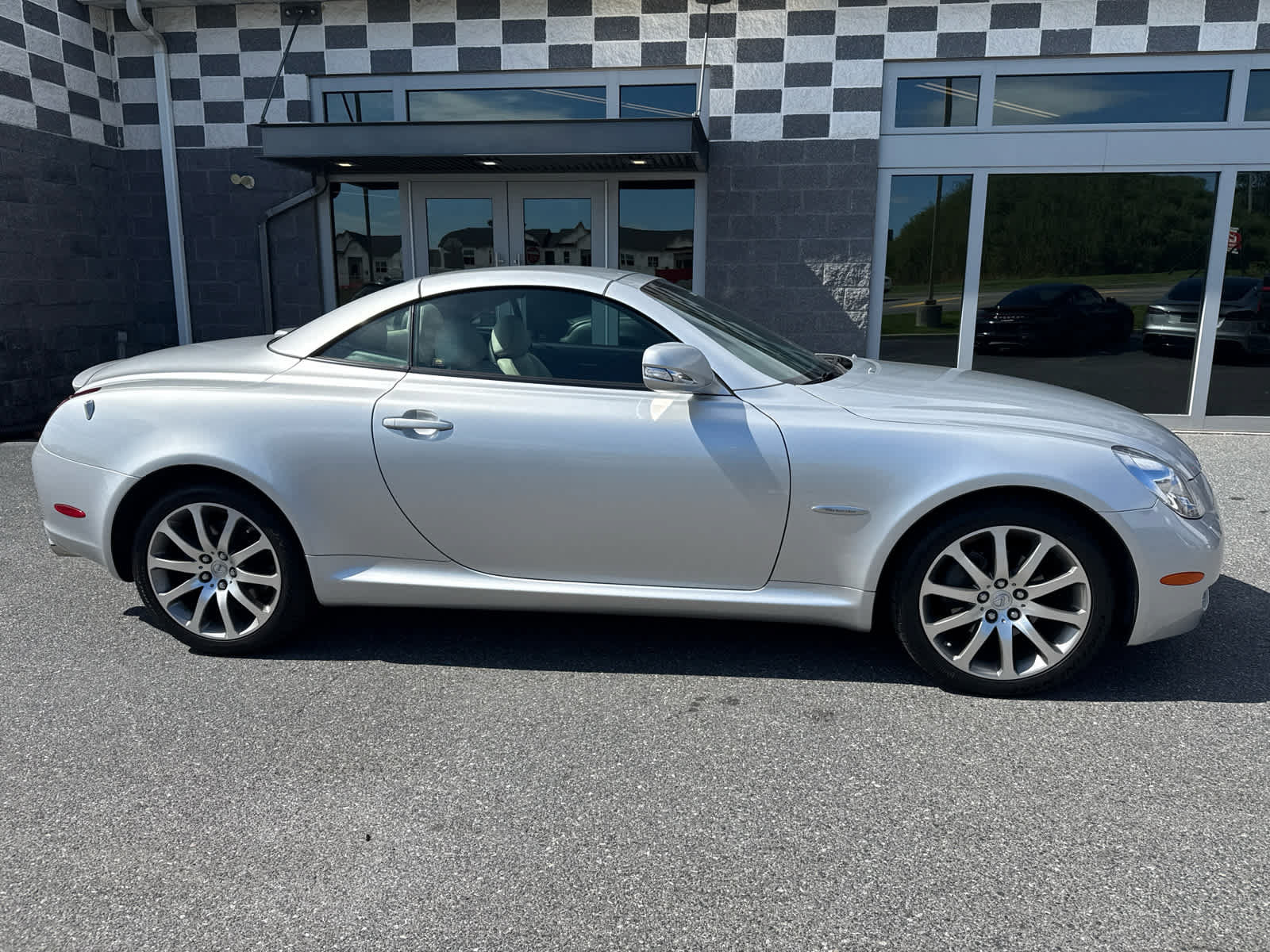 Used 2009 Lexus SC 430 Convertible RWD image 5