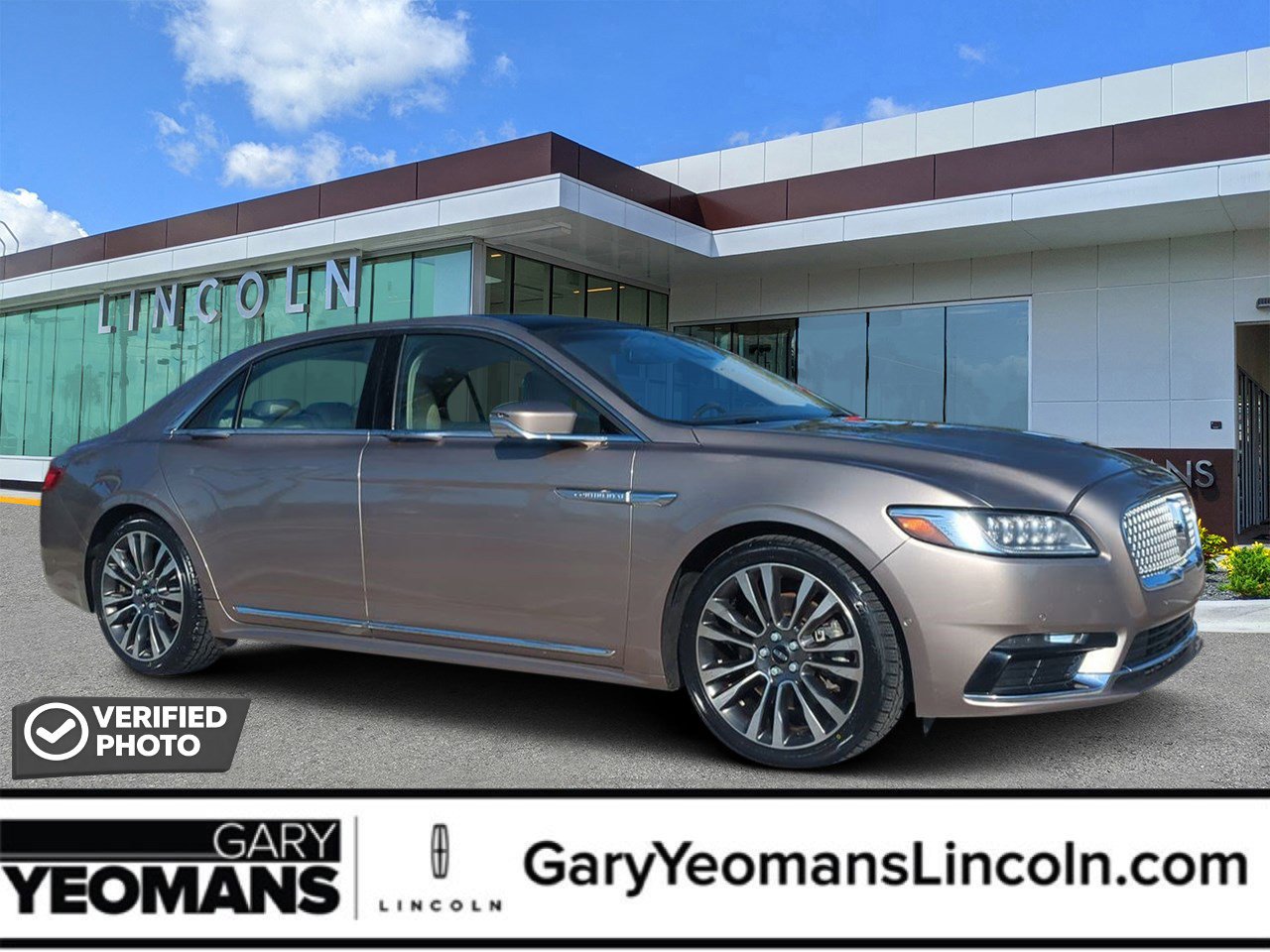 Used 2019 Lincoln Continental Reserve image 1