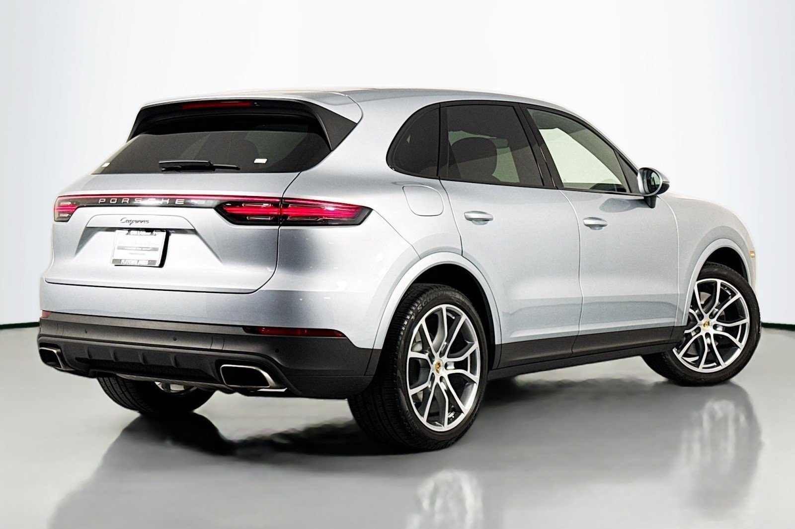 Used 2023 Porsche Cayenne Platinum Edition AWD/4WD image 11