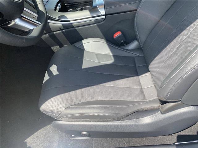 Used 2024 Mercedes-Benz CLE 300 4MATIC Coupe image 4