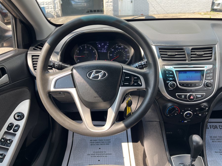 Used 2013 Hyundai Accent GS FWD image 18