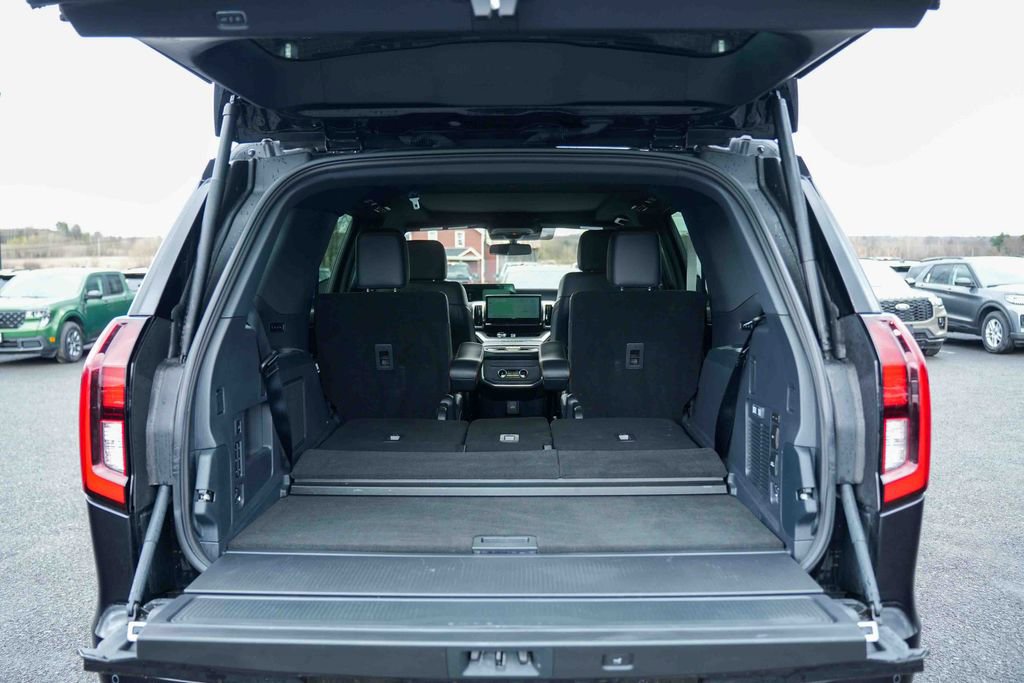Used 2025 Ford Expedition Tremor image 12