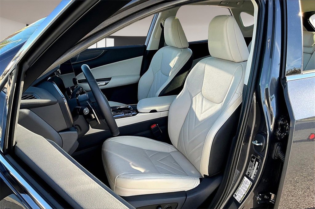 Used 2025 Lexus NX 300h AWD w/ Accessory Package (2T) image 27