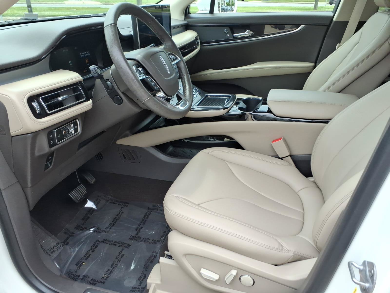 Used 2023 Lincoln Nautilus AWD w/ Premium Package image 10
