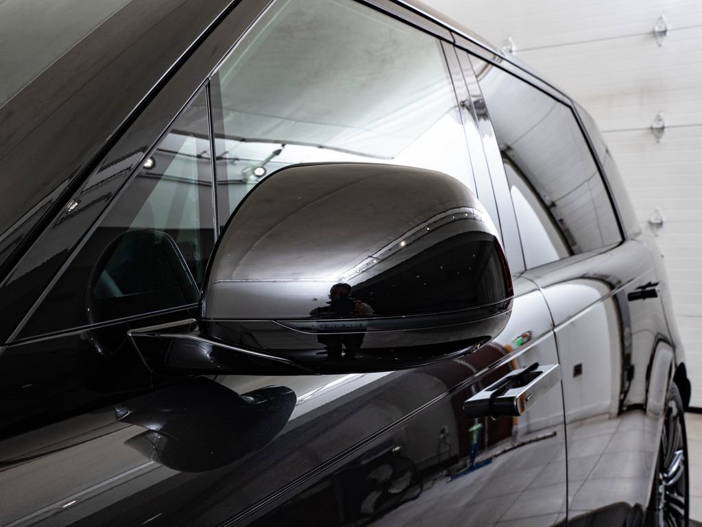 New 2026 Land Rover Range Rover Long Wheelbase SE AWD/4WD image 17