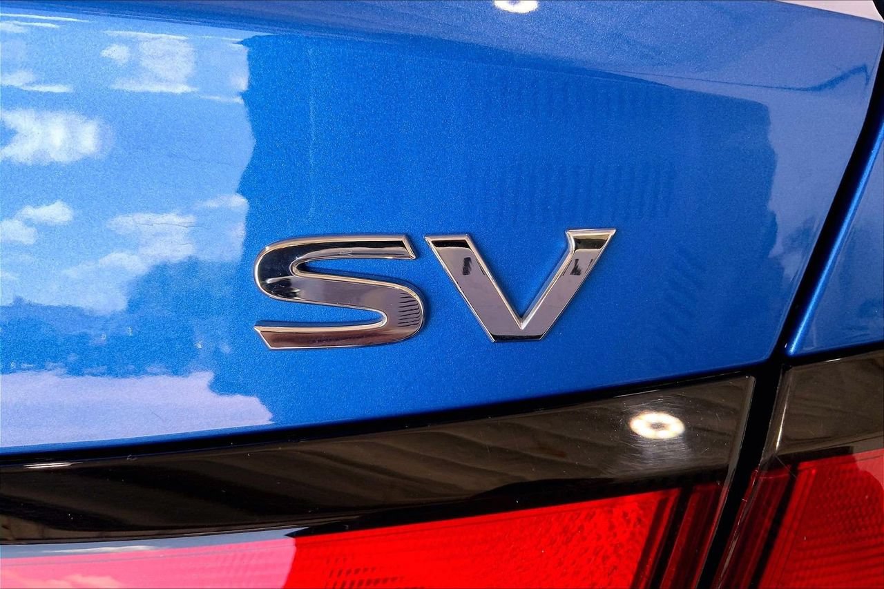 Used 2023 Nissan Versa SV FWD image 7