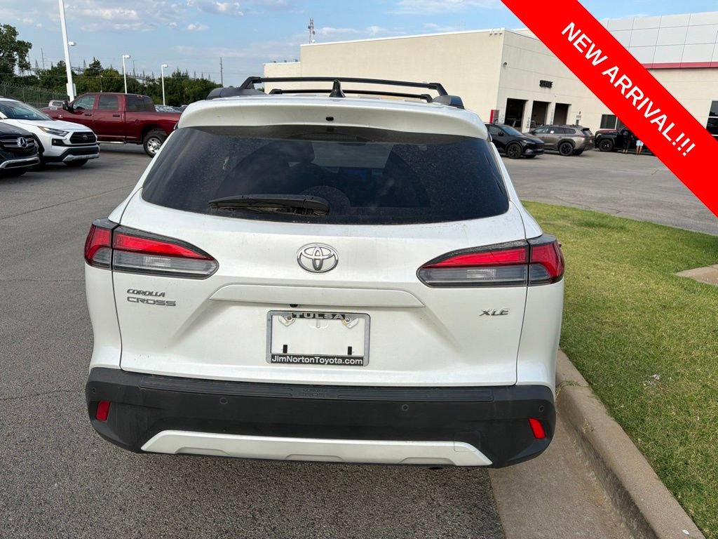 Certified 2025 Toyota Corolla Cross XLE w/ Convenience Package FWD image 5