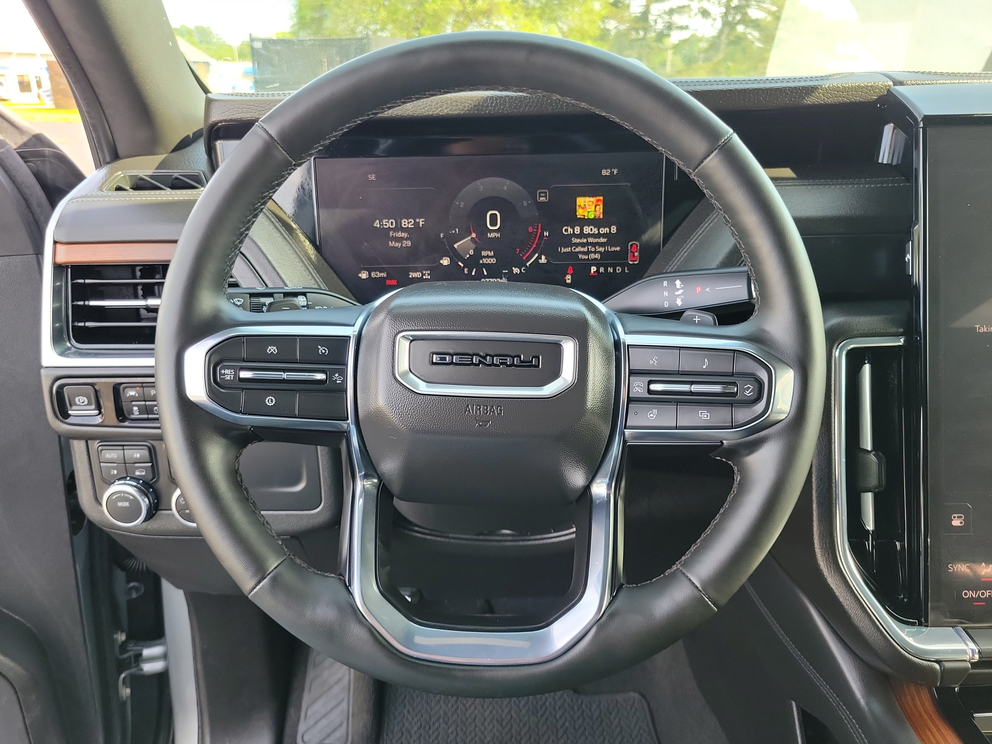 Used 2025 GMC Yukon Denali AWD/4WD image 21