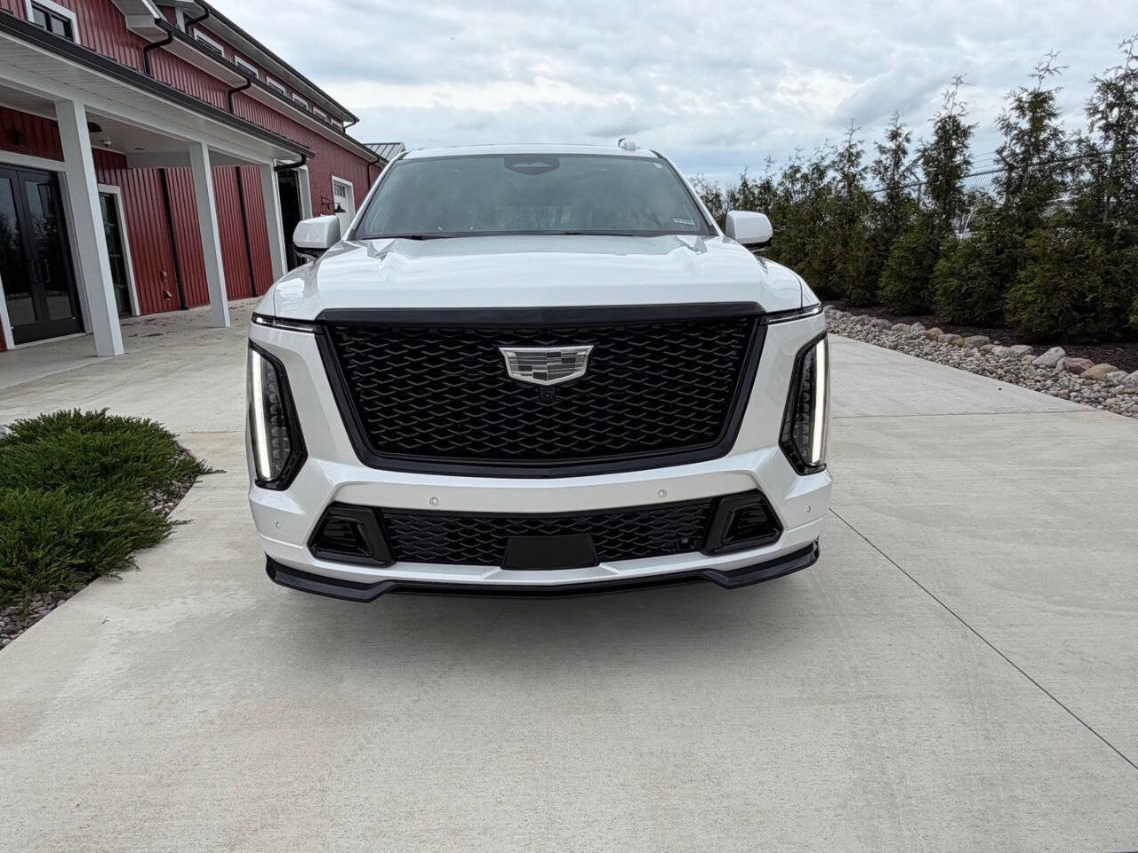 Used 2025 Cadillac Escalade V image 2