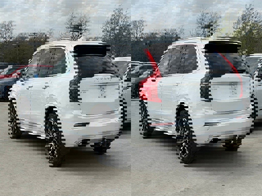 Used 2019 Volvo XC90 T8 Inscription w/ Luxury Package image 7