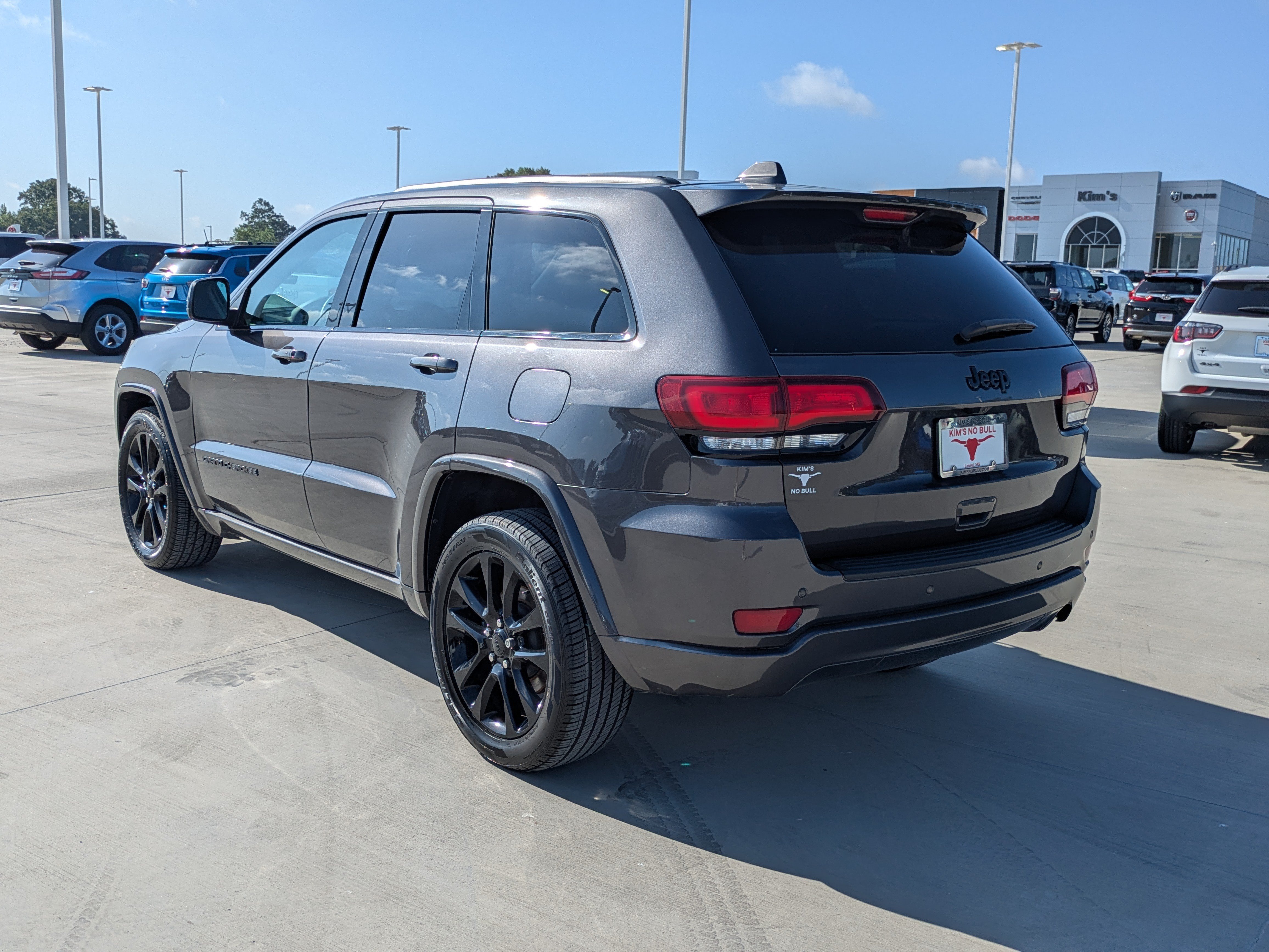 Certified 2021 Jeep Grand Cherokee Laredo X RWD image 3