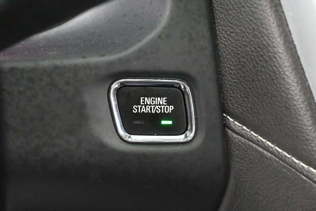 Used 2023 GMC Acadia SLE w/ Driver Convenience Package FWD image 19