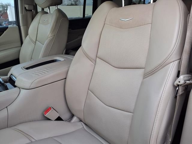 Used 2018 Cadillac Escalade ESV Premium Luxury image 5