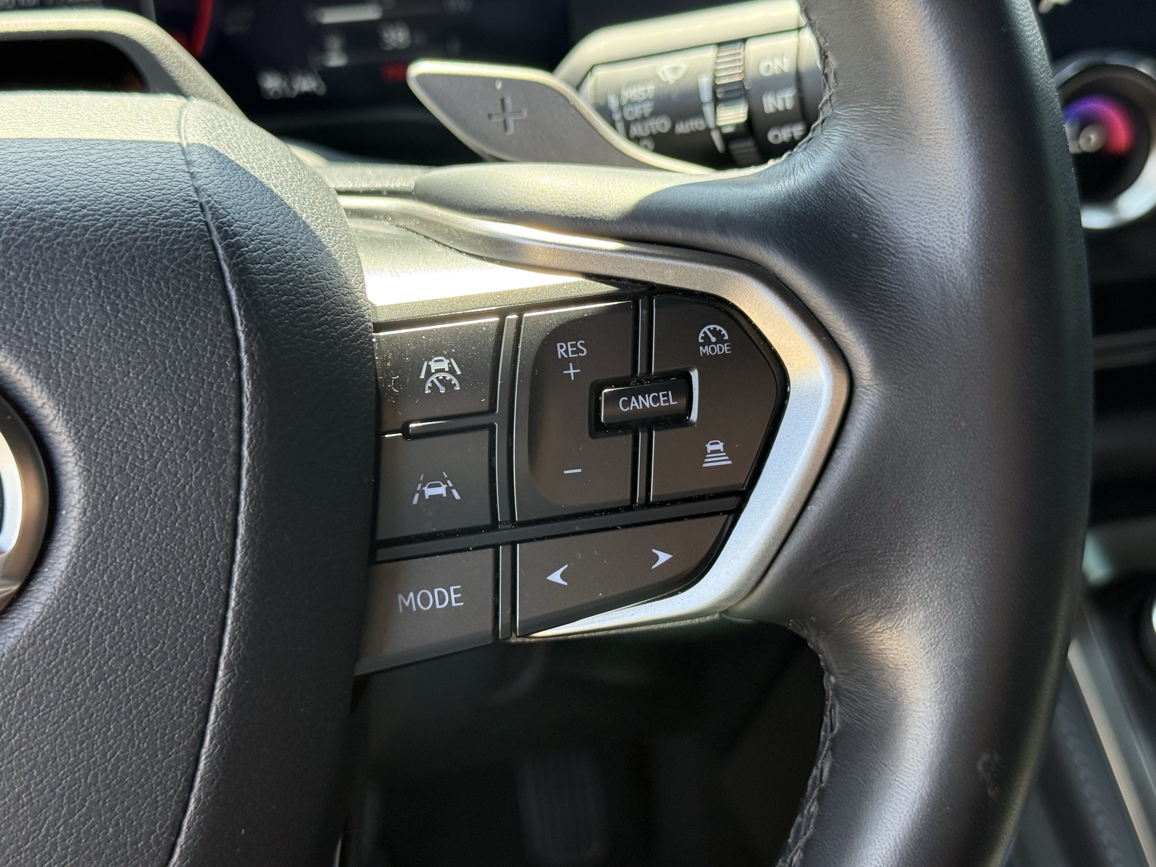 Used 2024 Lexus GX 550 AWD/4WD image 18