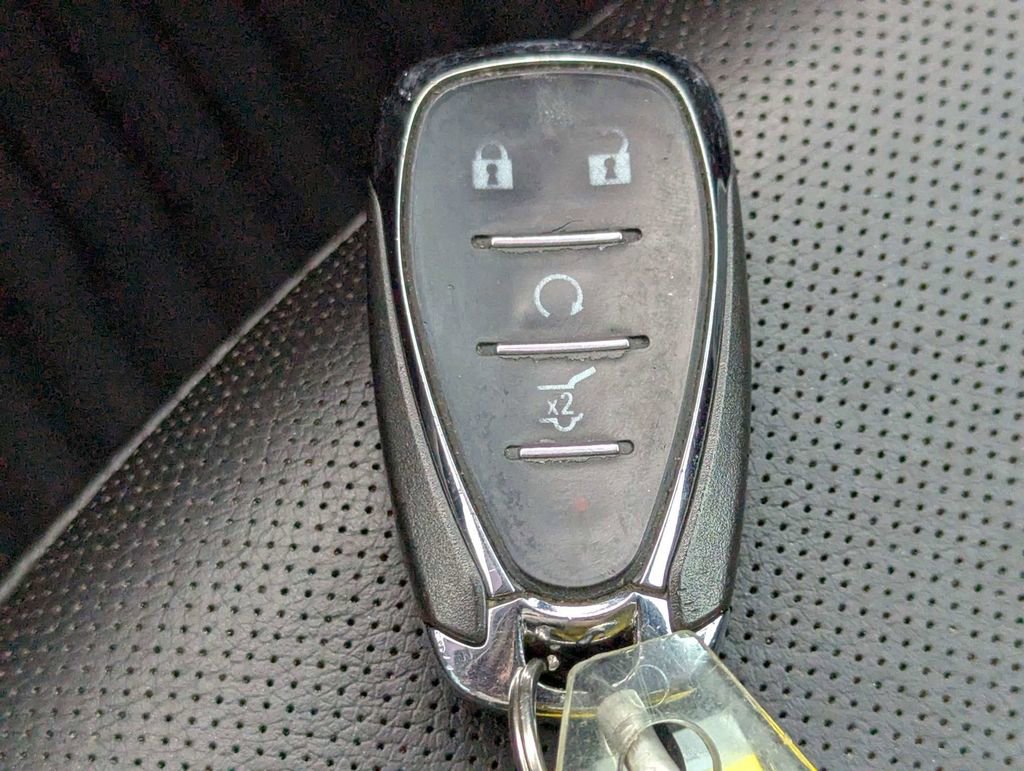 Used 2018 Chevrolet Equinox Premier FWD image 32