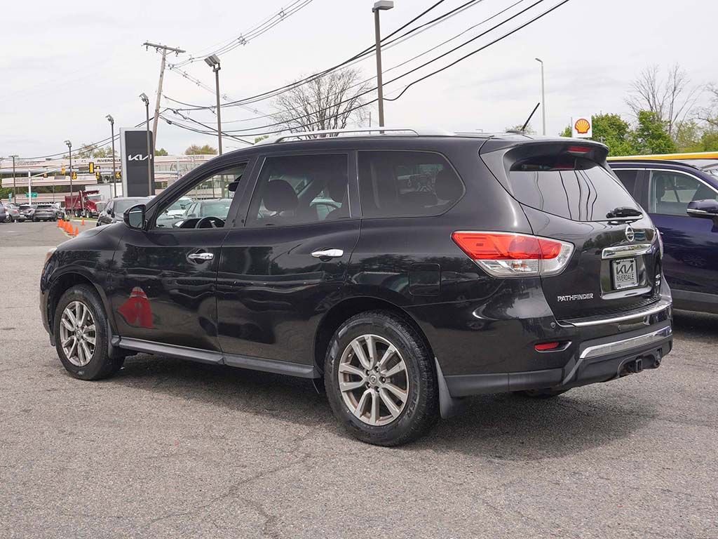Used 2016 Nissan Pathfinder SV w/ Trailer Tow Package AWD/4WD image 6