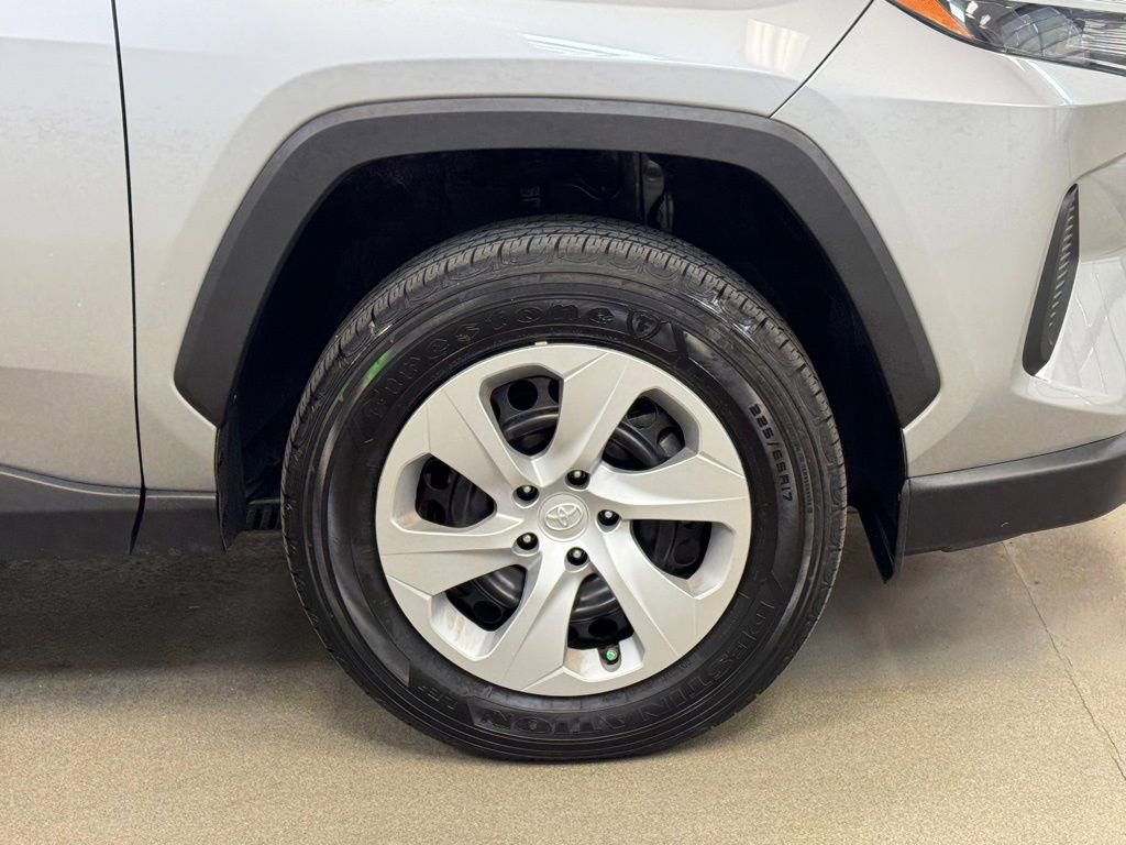 Used 2024 Toyota RAV4 LE image 4