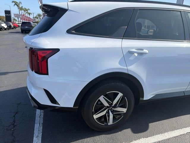 Certified 2023 Kia Sorento S FWD image 4