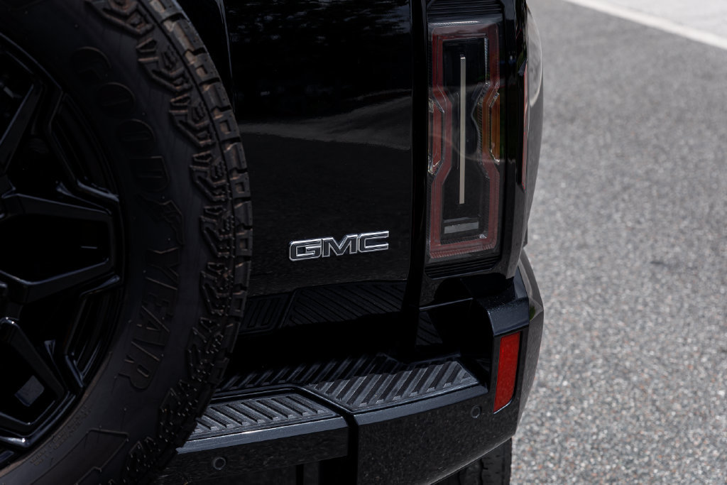 Used 2025 GMC Hummer EV 2X AWD/4WD image 45