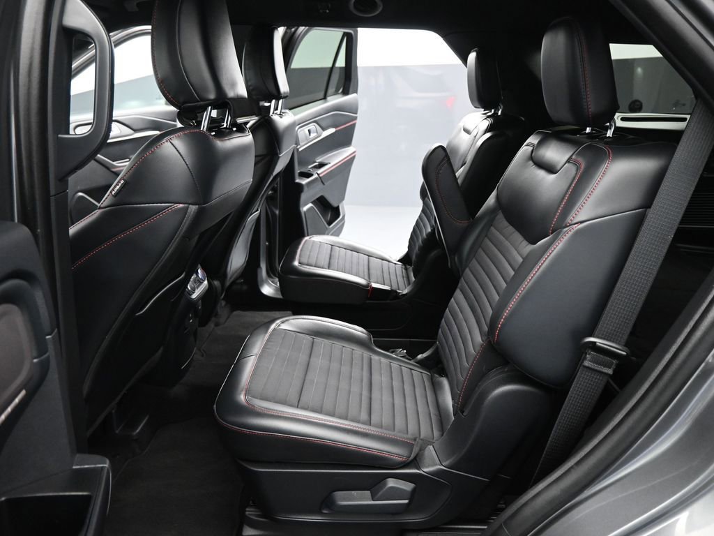 Used 2025 Ford Explorer ST-Line image 20