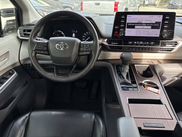 Certified 2023 Toyota Sienna LE w/ LE Plus Package image 20