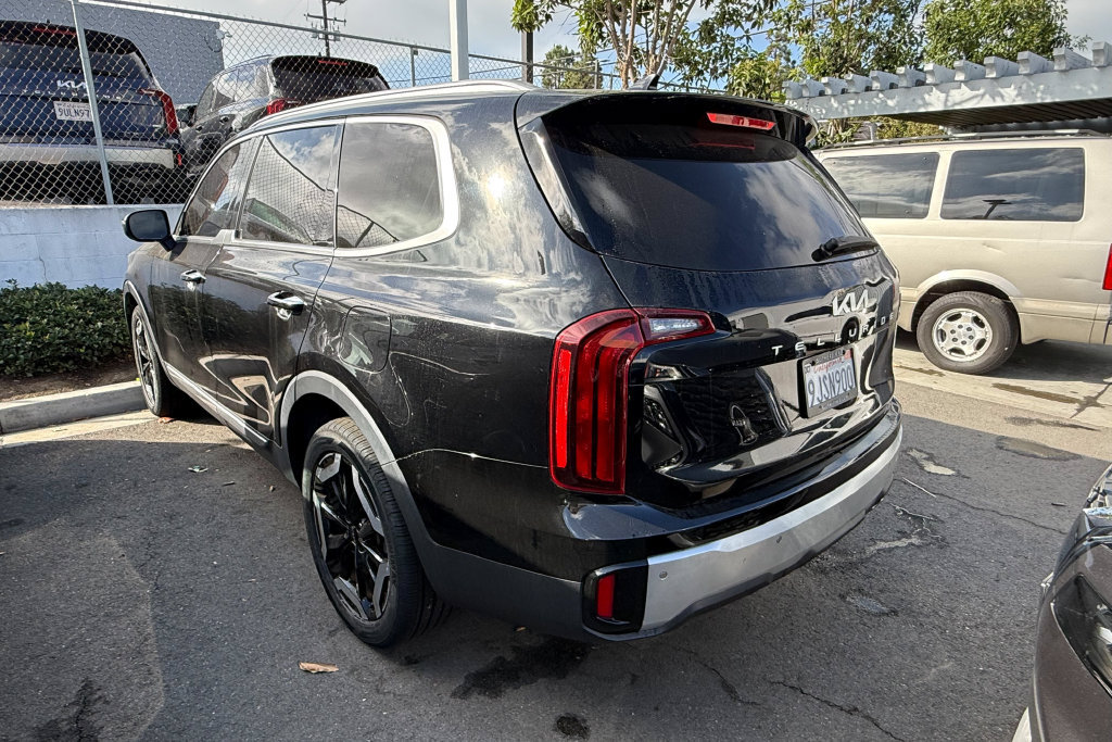 Certified 2024 Kia Telluride S w/ S Sunroof Package FWD image 4