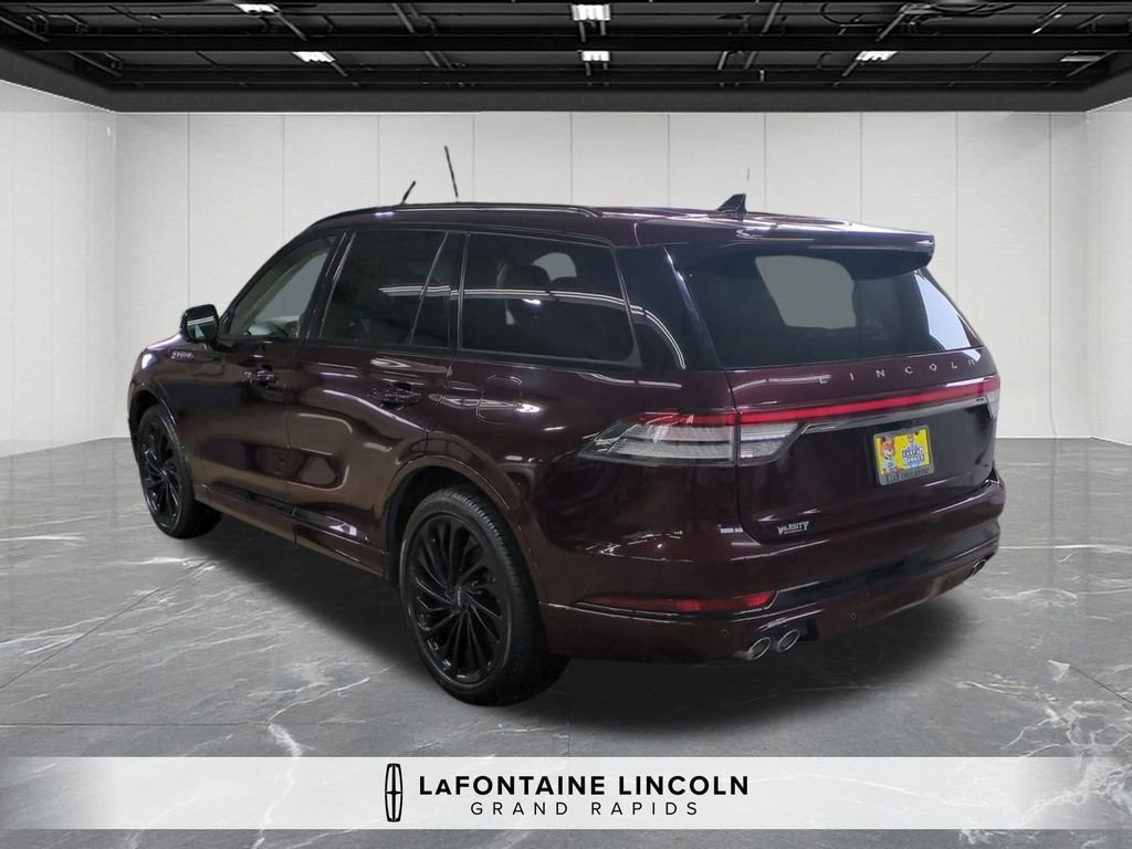 Certified 2023 Lincoln Aviator Reserve w/ Equipment Group 201A image 3