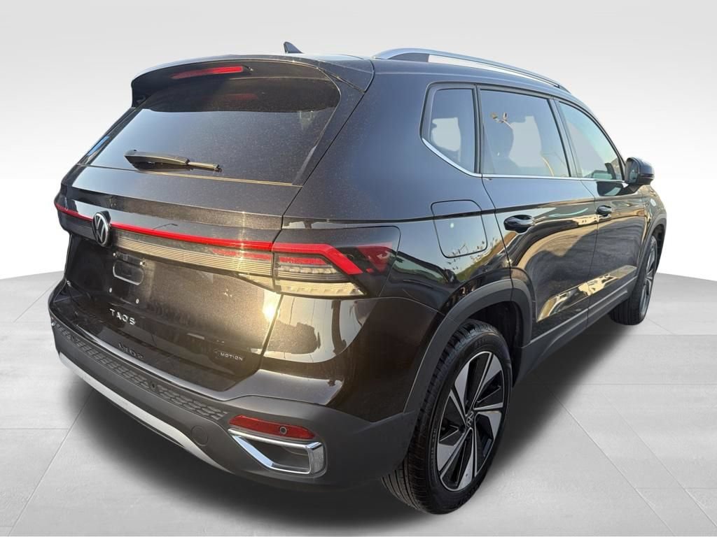 Used 2025 Volkswagen Taos SE AWD/4WD image 26