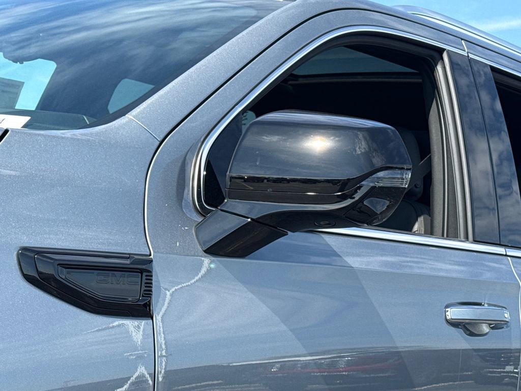 New 2026 GMC Yukon XL Denali w/ Denali Reserve Package image 13