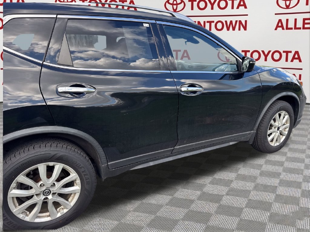 Used 2019 Nissan Rogue SV AWD/4WD image 14