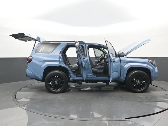 Used 2025 Toyota 4Runner Platinum AWD/4WD image 32