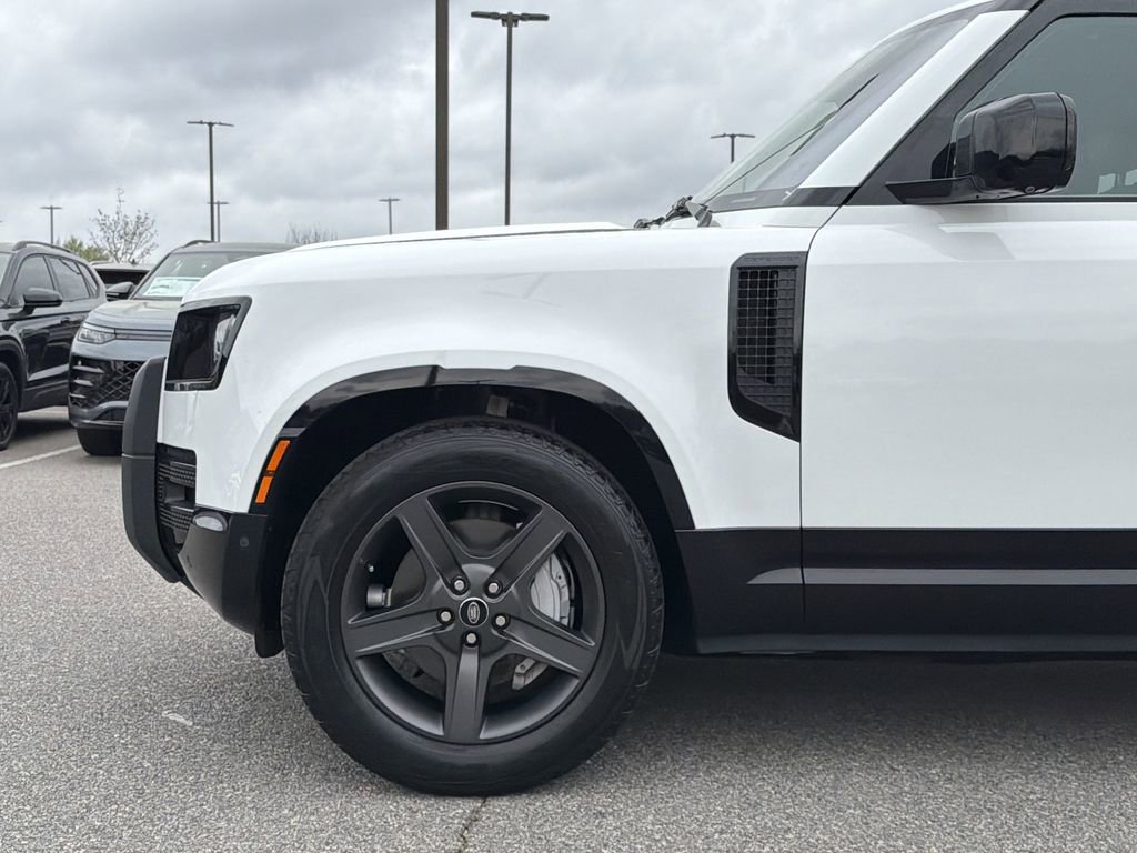 Used 2022 Land Rover Defender 110 X-Dynamic SE image 9