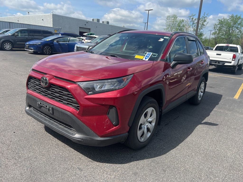 Used 2021 Toyota RAV4 LE AWD/4WD image 3