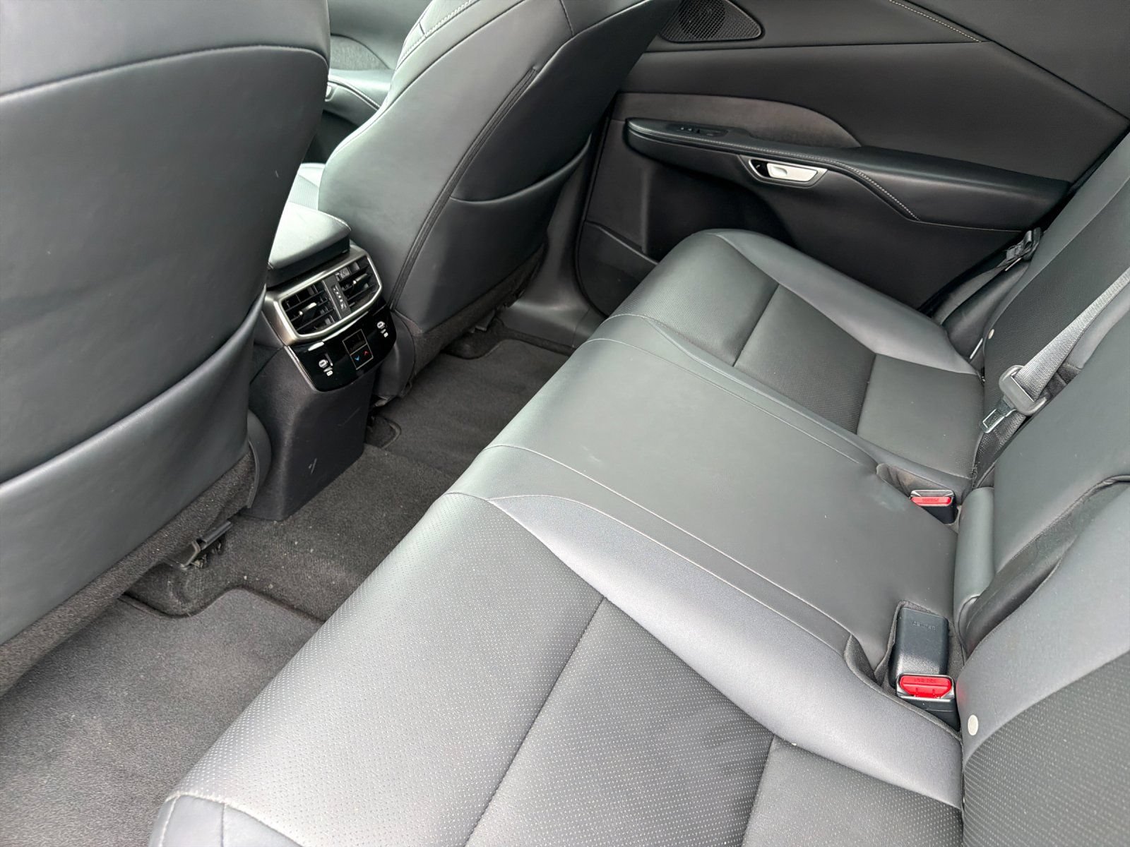 Used 2024 Lexus RX 350 FWD w/ Technology Package image 13