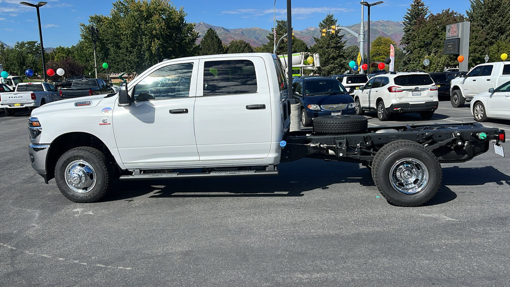 New 2027 RAM 3500 Tradesman w/ Chrome Appearance Group A AWD/4WD image 6