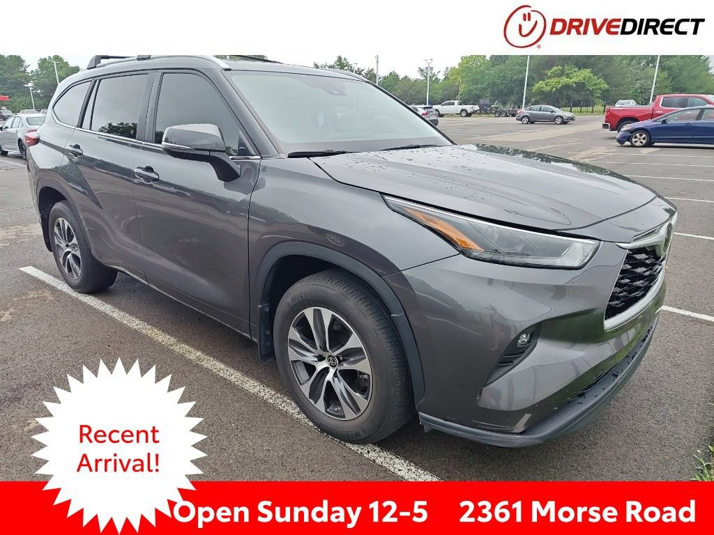 Used 2023 Toyota Highlander XLE AWD/4WD video 1