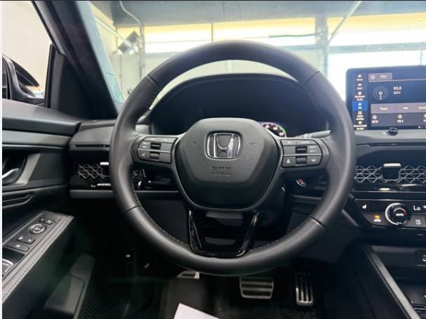 Used 2025 Honda Accord Sport image 7