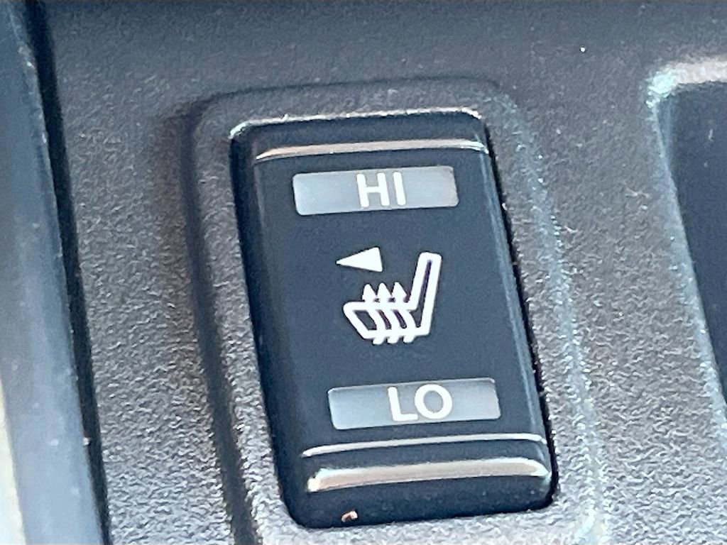 Used 2024 Nissan Titan SV w/ SV Convenience Package image 19