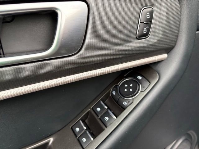 Used 2025 Ford Explorer ST-Line image 22