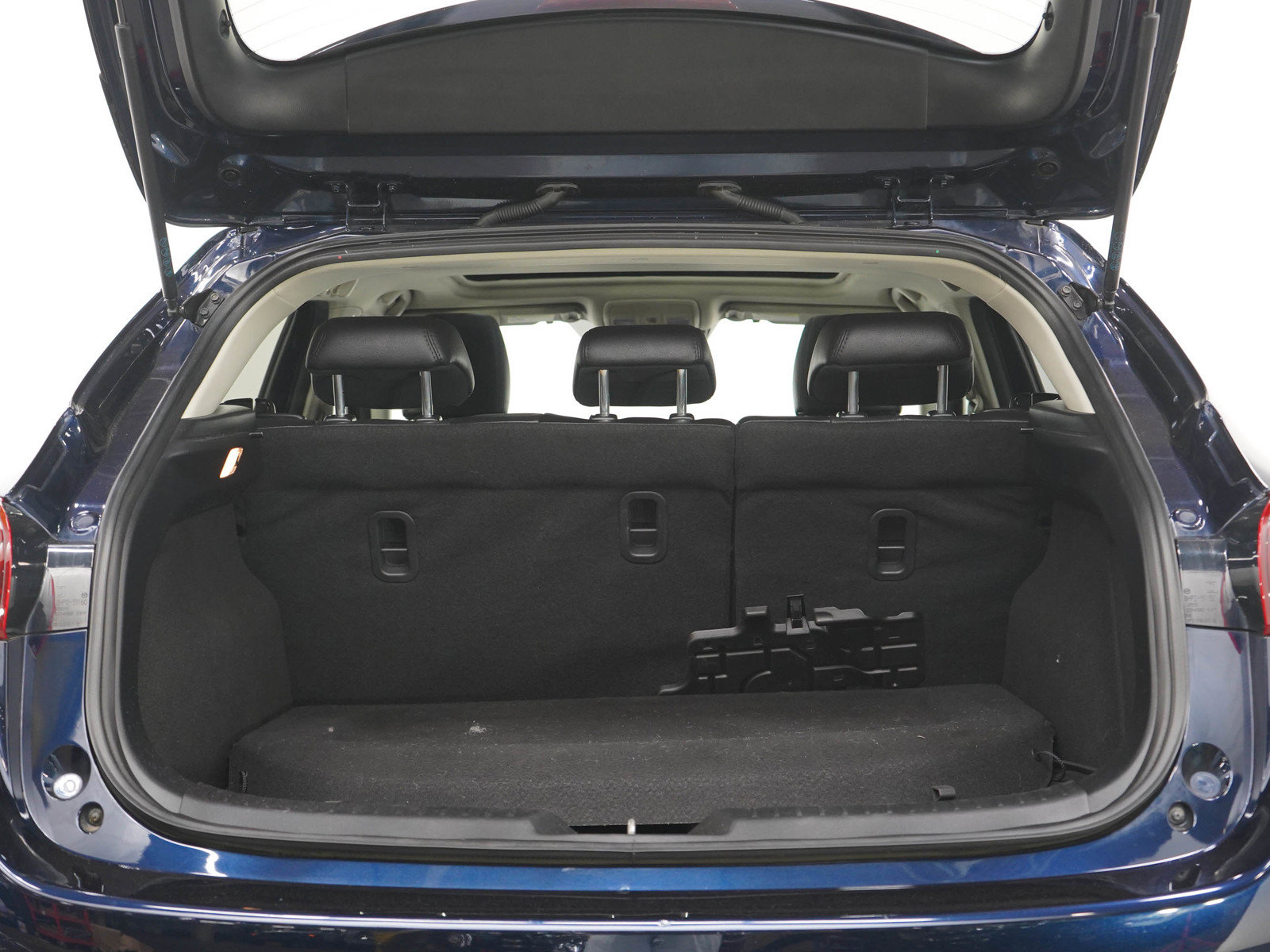 Used 2018 MAZDA MAZDA3 Grand Touring w/ Premium Equipment Package FWD image 16