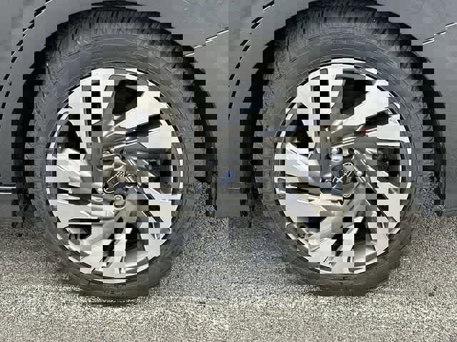 Used 2023 Subaru Legacy Limited image 5