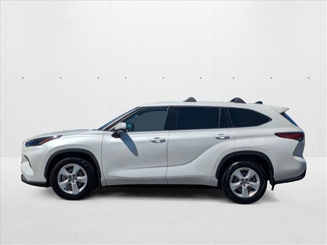 Used 2022 Toyota Highlander LE image 9