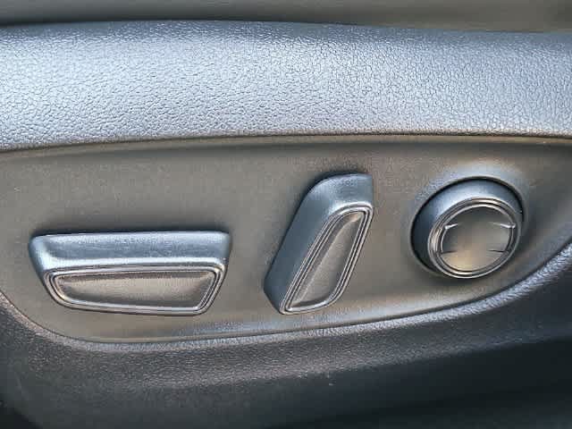 Used 2023 Toyota RAV4 XLE Premium FWD image 15