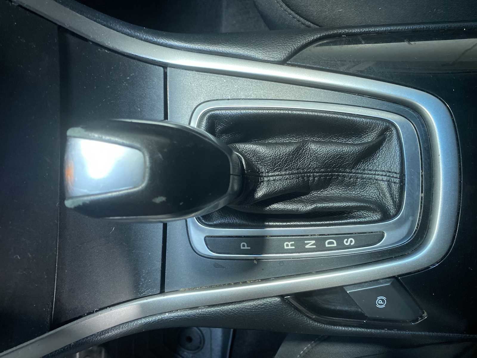 Used 2015 Ford Edge SEL image 17