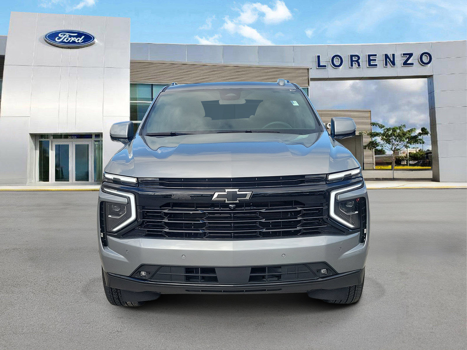 Used 2025 Chevrolet Suburban RST w/ Comfort Package RWD image 2