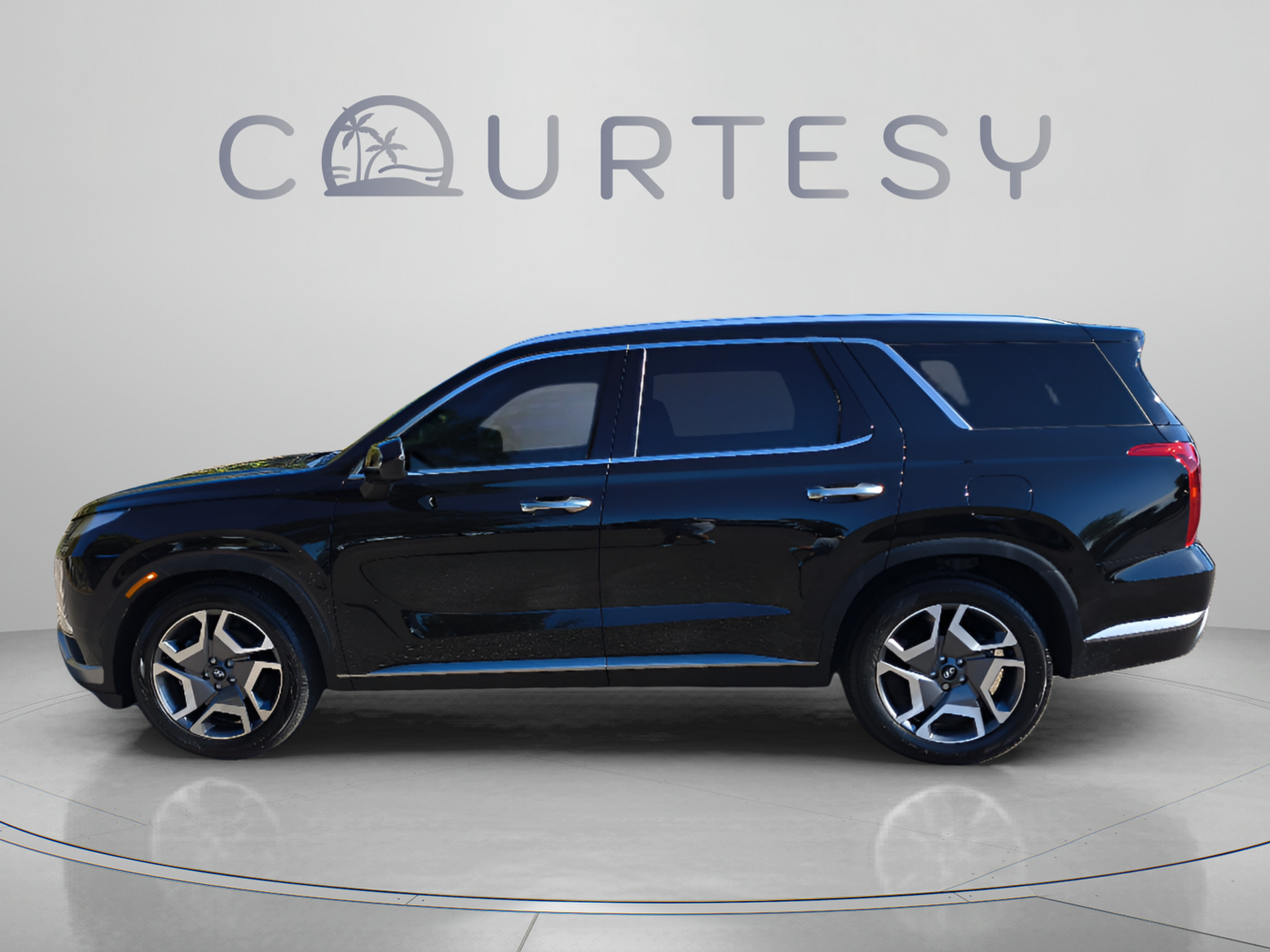 Used 2024 Hyundai Palisade SEL w/ Premium Package FWD image 2