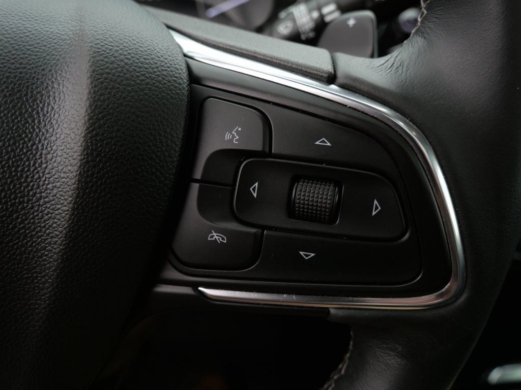 Used 2021 Buick Envision Essence w/ Technology Package I AWD/4WD image 24